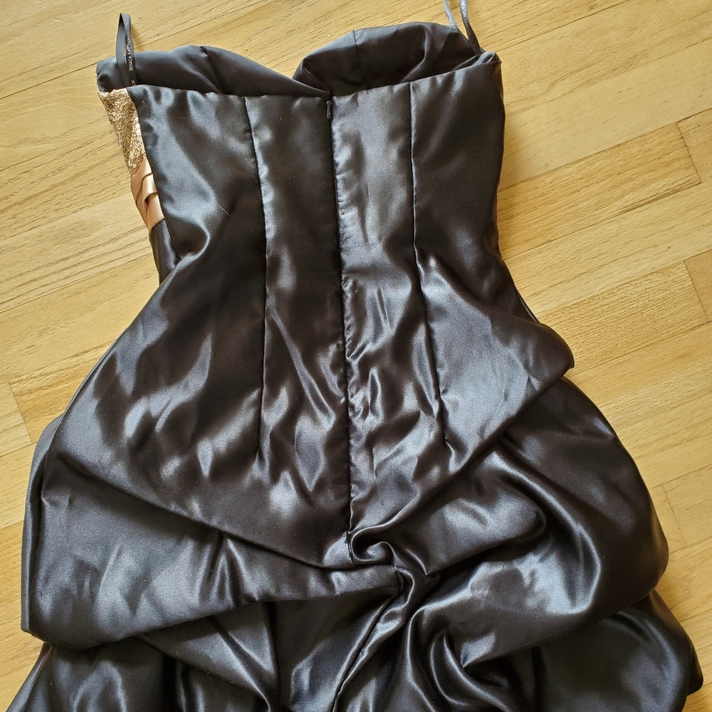 Formal Dress - Picture 3 of 6